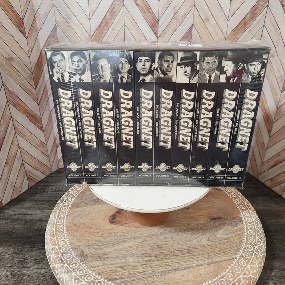 Vintage 1993 Sealed Dragnet The Collector's Edition 20 Episodes 10 VHS Tapes - Picture 5 of 6